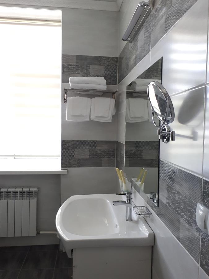 Kok-Art Hotel Jalal-Abad Екстериор снимка