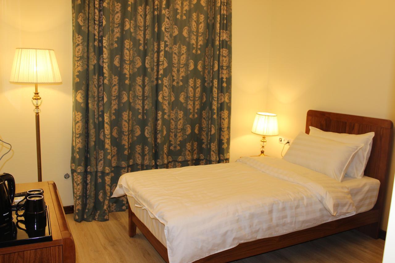 Kok-Art Hotel Jalal-Abad Екстериор снимка