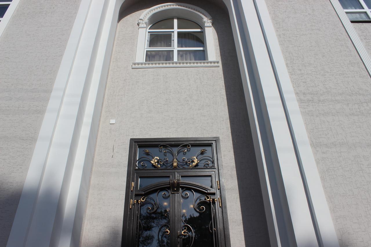 Kok-Art Hotel Jalal-Abad Екстериор снимка