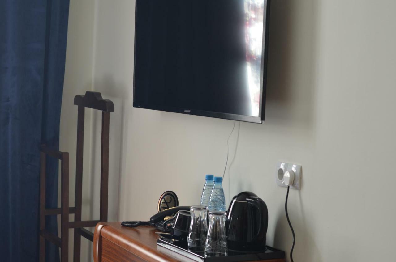 Kok-Art Hotel Jalal-Abad Екстериор снимка