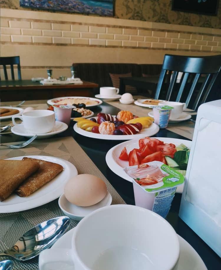 Kok-Art Hotel Jalal-Abad Екстериор снимка