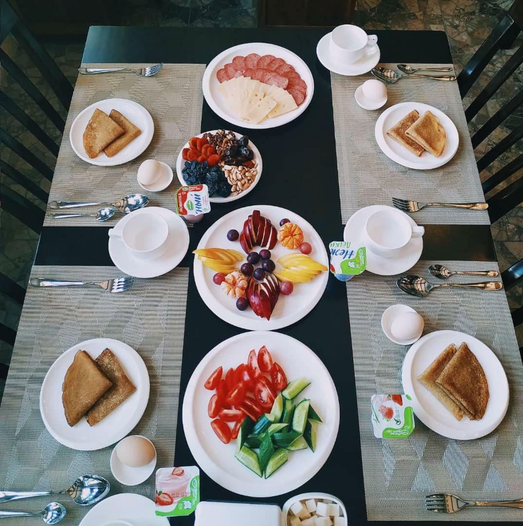 Kok-Art Hotel Jalal-Abad Екстериор снимка